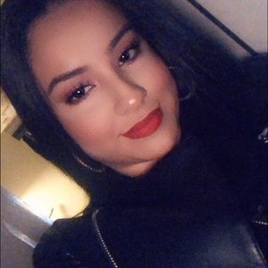Meet your Posher, Adriana